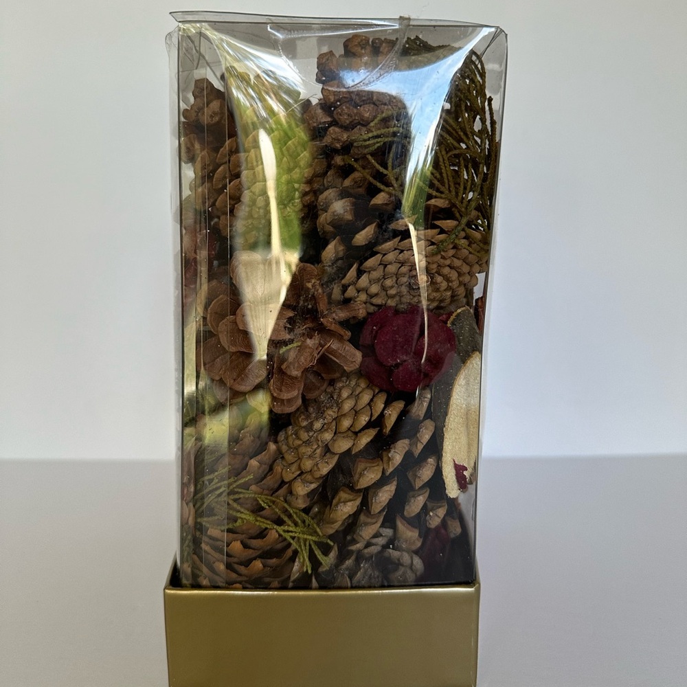 NWT Spiced Cinnamon potpourri & candlestick holders - Picture 11 of 14